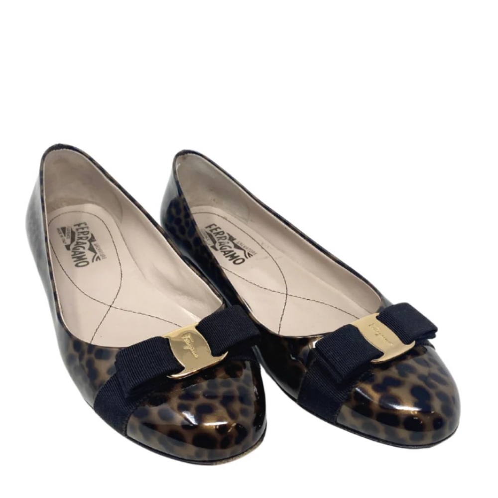 Size 9 Ferragamo Tortoise Varina Flats